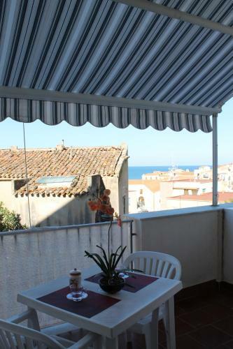 Adelfes Apartments