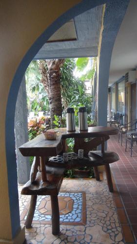 Hotel Tropi Rock Resort