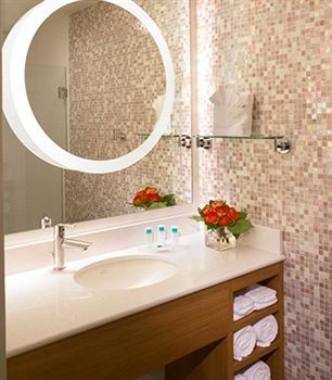 Hotel Springhill Suites By Marriott Detroit