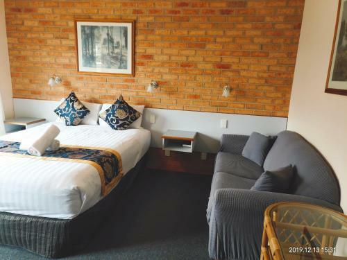 Coachman Motel
