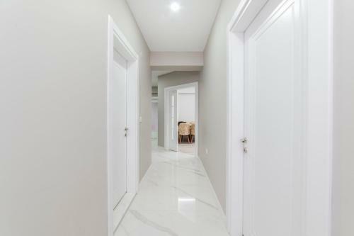 Lovely 3 Bdrm Apartment Close To Everything