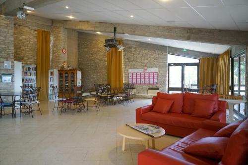 Vvf Villages � Le Balcon Du Luberon � Murs