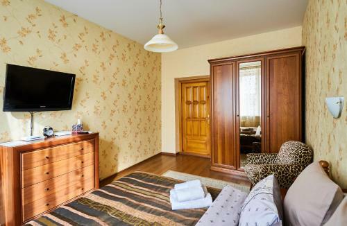 Victory Square Apartment