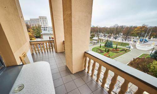 Victory Square Apartment