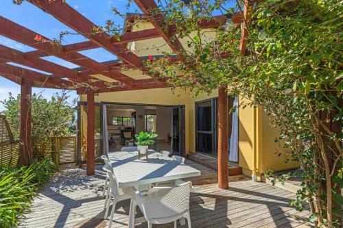 Papamoa Coastal Retreat - Papamoa Holiday Home