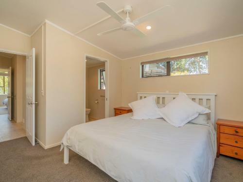 Sandcastles And Sunshine - Pauanui Holiday Home