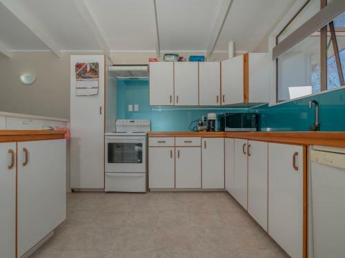 Sandcastles And Sunshine - Pauanui Holiday Home