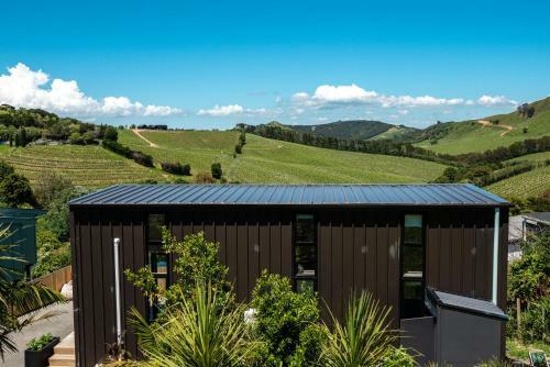 Island Escape - Onetangi Tiny Holiday Home