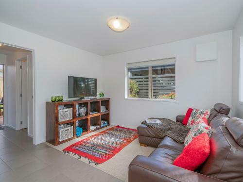Sunny Days Retreat - Tairua Holiday Home