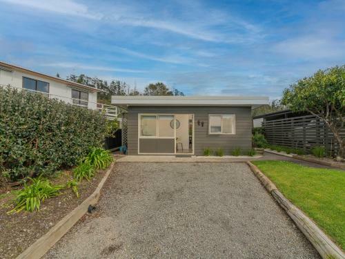 Sunny Days Retreat - Tairua Holiday Home