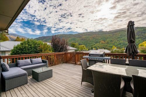 Mckibbin Lodge - Arrowtown Holiday Home