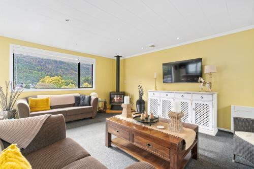 Mckibbin Lodge - Arrowtown Holiday Home