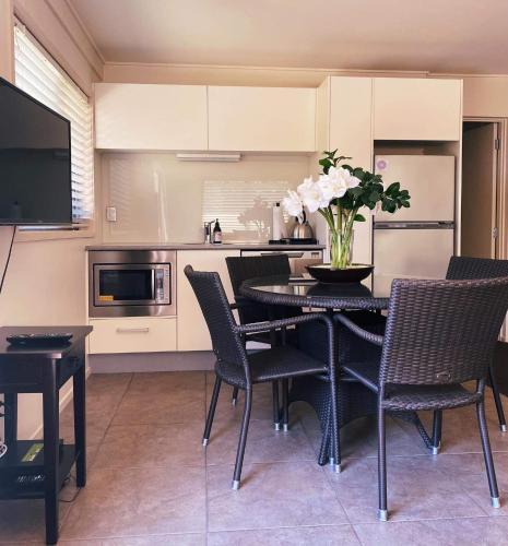 Apartamento Retreat On Rita ~ Downtown Mount Maunganui With Beach Access