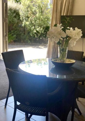 Apartamento Retreat On Rita ~ Downtown Mount Maunganui With Beach Access