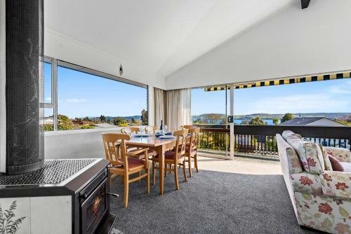 Casa de Vistas - Two Mile Bay Holiday Home
