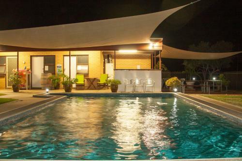 The Vineyards Motel