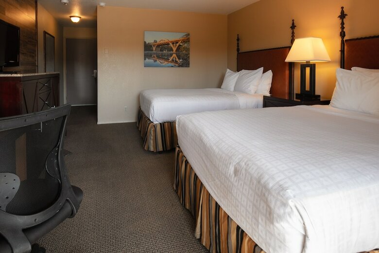 Hotel Riverside Inn