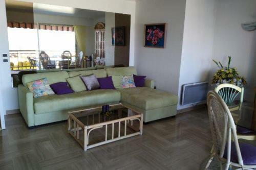 Nice Apartment With Sea View And Swimming Pool
