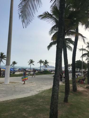 Apartamento 2 Dormitorios - Pr�ximo A Praia Bem Localizado