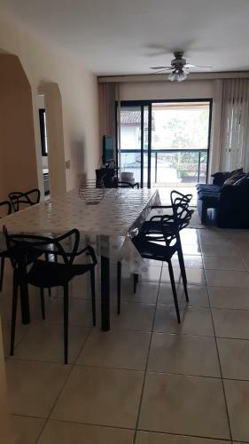 Apartamento Enseada 3 Quartos, 10 Pessoas