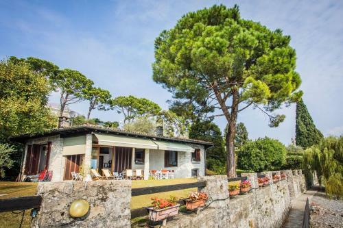 Ossuccio Villa On The Lake