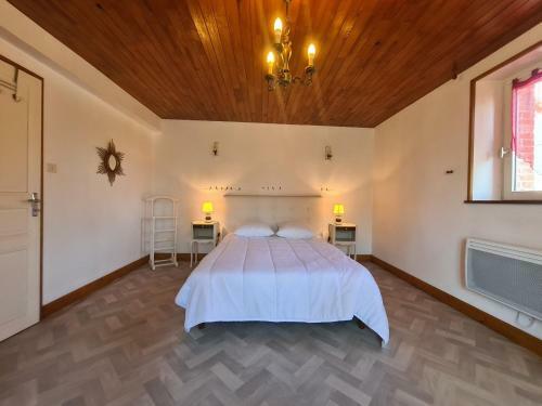 Villa Maison Baraize, 3 Pi�ces, 6 Personnes - Fr-1-591-319