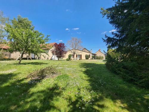 Villa Maison Baraize, 3 Pi�ces, 6 Personnes - Fr-1-591-319