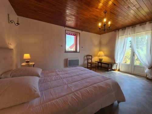 Villa Maison Baraize, 3 Pi�ces, 6 Personnes - Fr-1-591-319