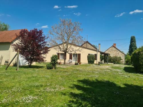 Villa Maison Baraize, 3 Pi�ces, 6 Personnes - Fr-1-591-319