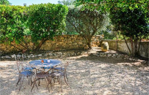Four-bedroom Holiday Home In Uzes
