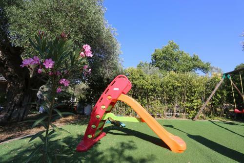 Villa Argo 3 - Beachfront, Big Gardens, Location!