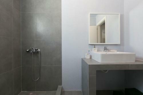 Villa Maisonette Ioanna 70 M From Glarokavos Beach