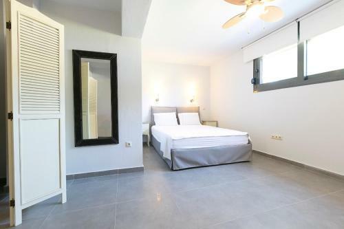 Villa Maisonette Ioanna 70 M From Glarokavos Beach