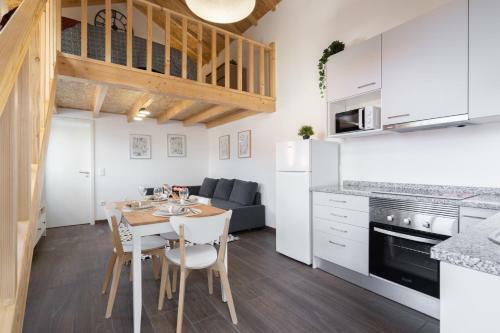 Stylish Duplex House - Terrace & River View