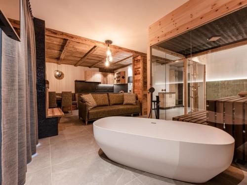 Pleasant Apartment In Magras Di Mal� With Spa