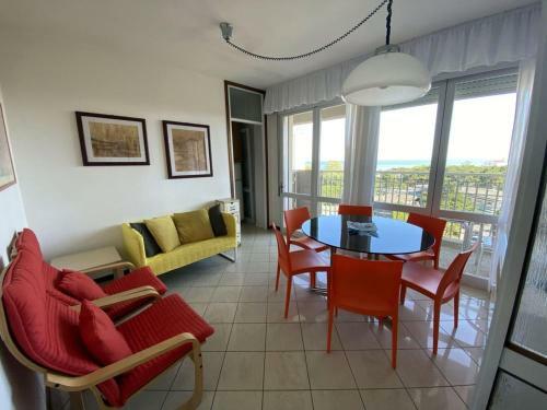 Apartment With Two Terraces Facing The Sea Next To The Beach