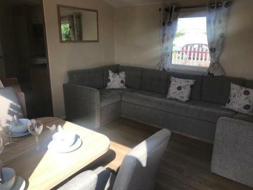 Apartamento 4 Bedrooms Holiday Caravan