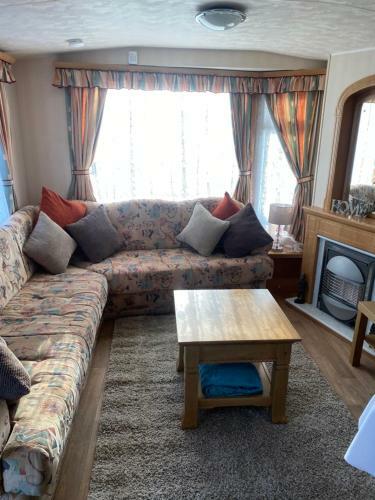 L&g Family Holidays 8 Berth Sealands Max 4 Adults
