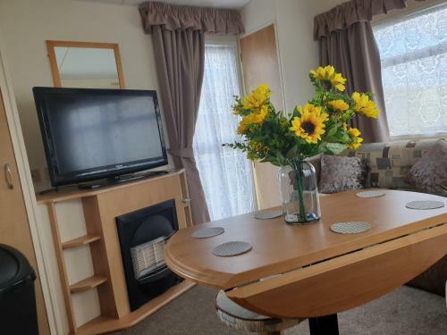 2 Bedroom Caravan Near Ingoldmells Beach
