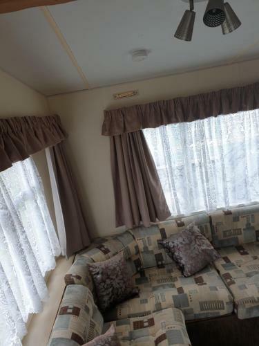 2 Bedroom Caravan Near Ingoldmells Beach