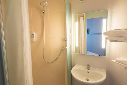 Hotel B&B H�tel Angers 2 Universit�