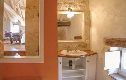 Six-bedroom Holiday Home In Beauville