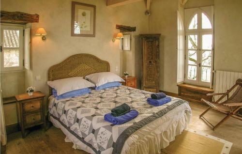 Six-bedroom Holiday Home In Beauville