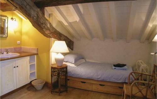 Six-bedroom Holiday Home In Beauville