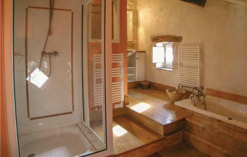 Six-bedroom Holiday Home In Beauville