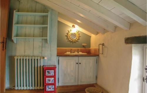 Six-bedroom Holiday Home In Beauville