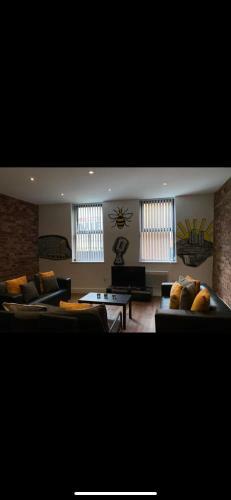 Spacious Shude Hill Apartment With Balcony
