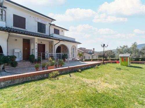 Pleasant Holiday Home In Priverno With Swimming Pool