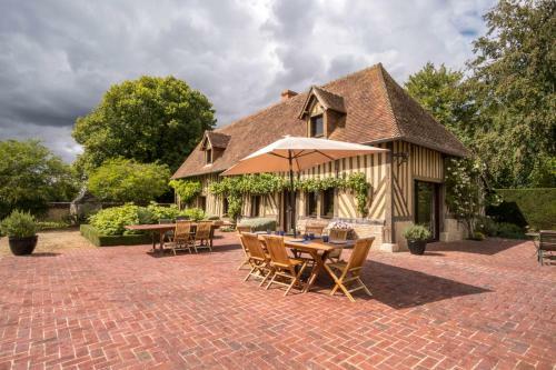 Maison "jardin Gaillard" Disposant D'une Piscine Chauff�e