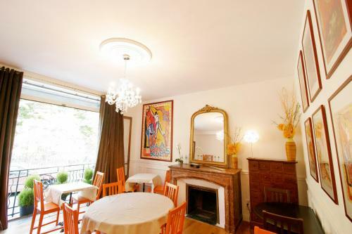 Hotel H�tel Des Po�tes Avec Garage Priv�